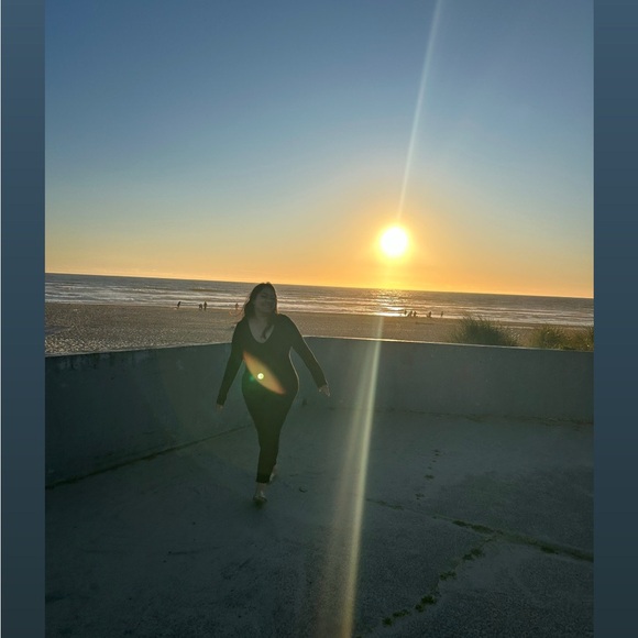 Meet your Posher, Myriam - Picture 1 of 1